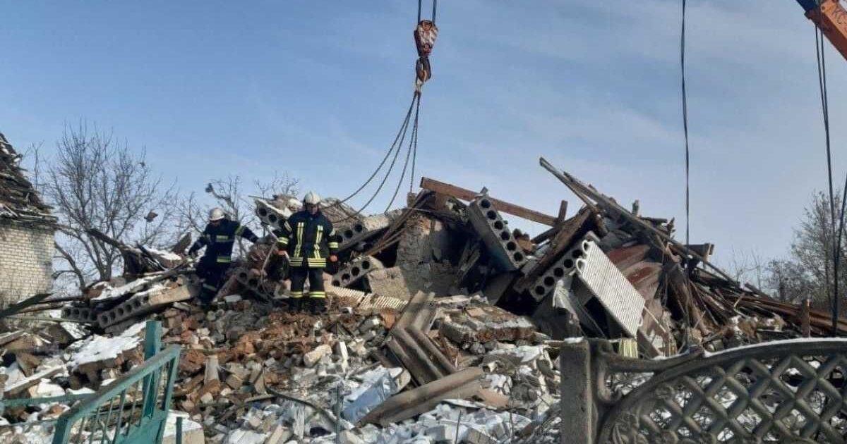 Зруйнований будинок по вулиці Діденко 2 в селі Донець Харківська ...